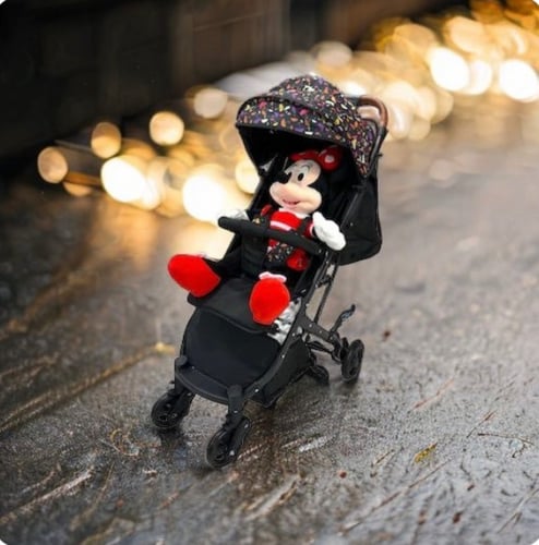 عربة اطفال منتقلة