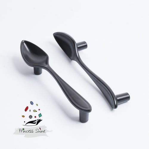 475 - مقبض بشكل ملعقة لون ( أسود ) - قطعتين