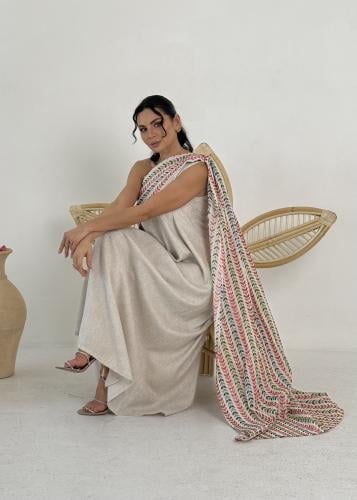 Thuraya thobe