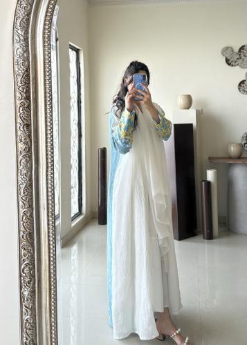 Dual glow abaya