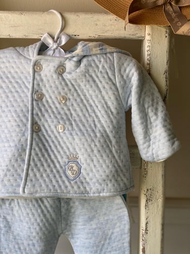 بدلة أولاد راقيه للرضع مكونة من 3 قطع .