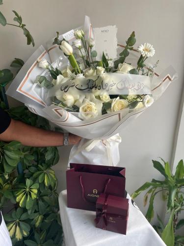 ميداللية مفاتيح من اقنر مع تنسيق ورد