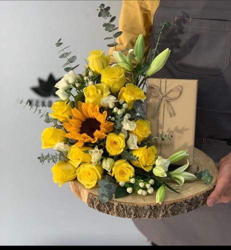 عطر كالفن كلاين مع ورد