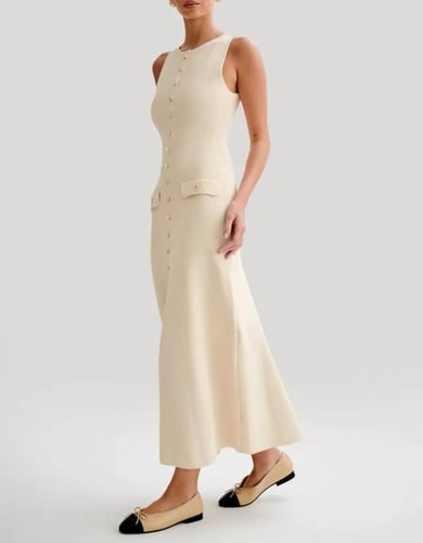 Elegant Ribbed Button-Down Knit Maxi Dress - Cream...