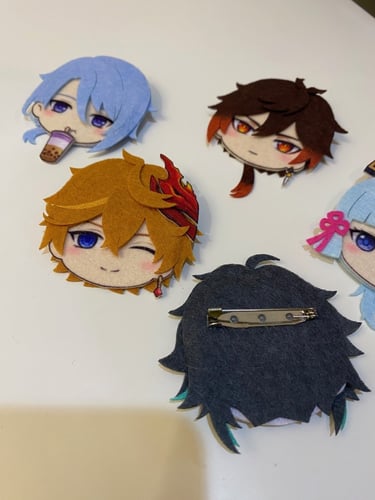 anime brooch - Genshin impact