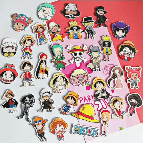 ONE PIECE BROOCH