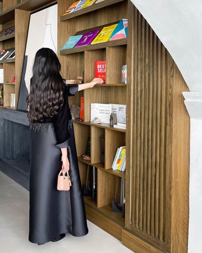 عباية رسمية جاكار