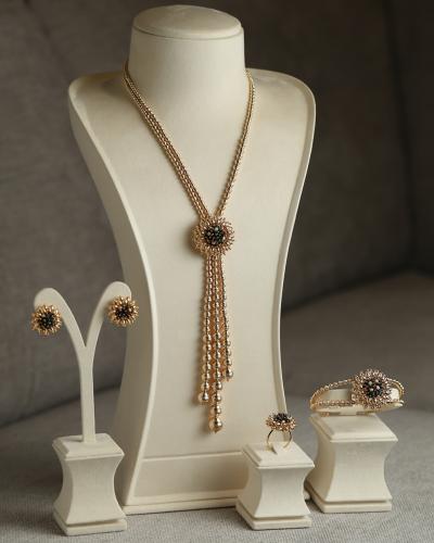 طقم ذهب عيار 21