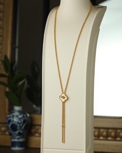 عقد ذهب عيار 21