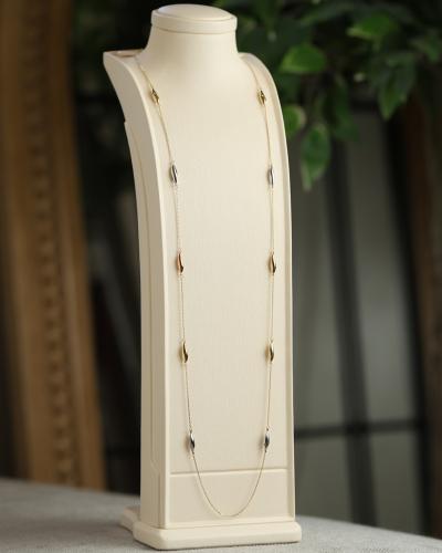 عقد ذهب عيار ١٨