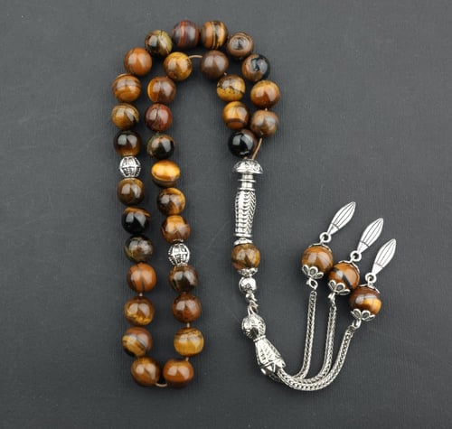 سبحة عقيق فاخر لون عين النمر