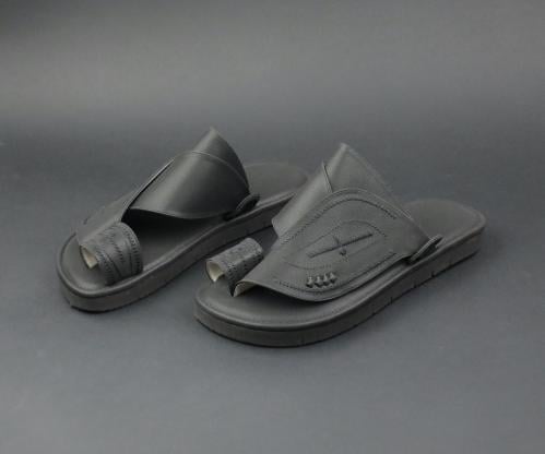 حذاء طبي سكتشرز اسود فحمي