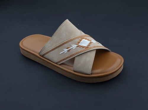 حذاء طبي سكيتشرز بدون اصبع لون بيج مطفي