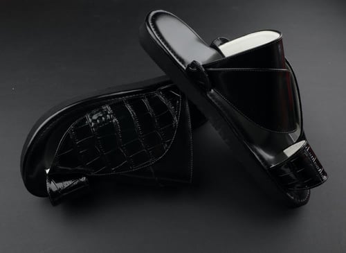 جديد / حذاء طبي رجالي لون اسود لامع 2