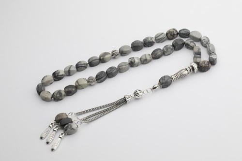 سبحة عقيق رصاصي