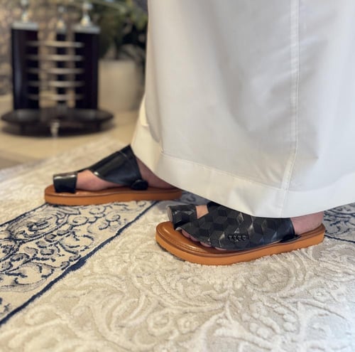 حذاء طبي رجالي اسود نقش / بني