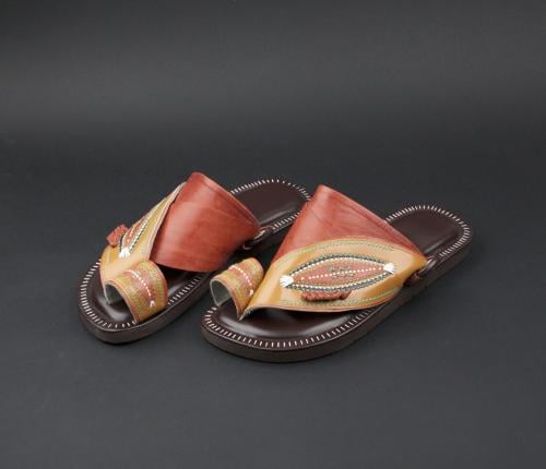 زبيرية طبي سكتشرز تطريز يدوي لون اصفر غامق