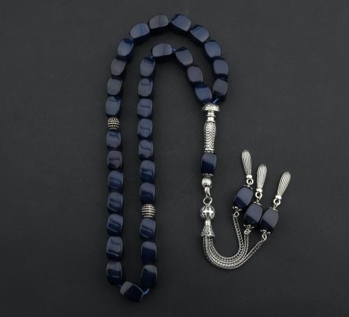 سبحة عقيق اللون كحلي