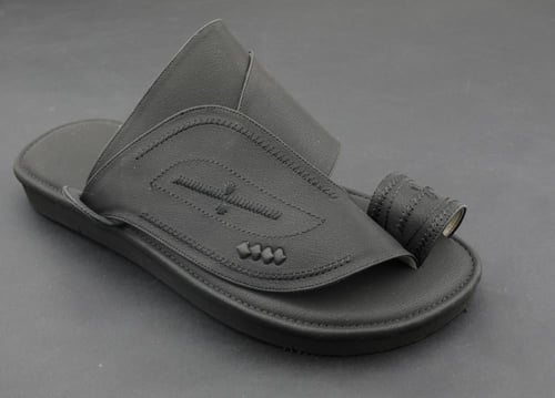 حذاء طبي سكتشرز اسود فحمي