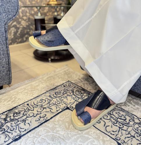 جديد /حذاء طبي رجالي لون كحلي / كريمي