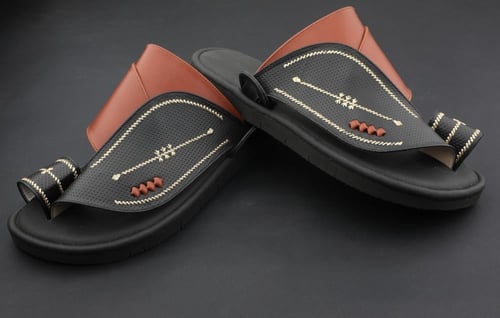 حذاء طبي سكيتشرز لون أسود / بني