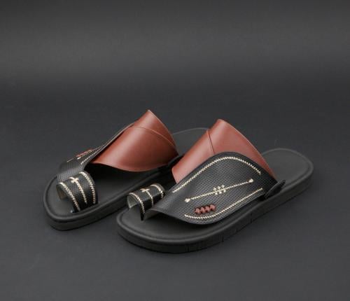 حذاء طبي سكيتشرز لون أسود / بني