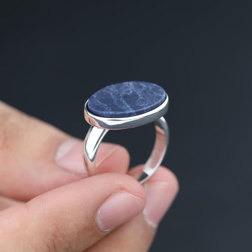 خاتم ملكي كحلي معرق مطفي فضة عيار 925