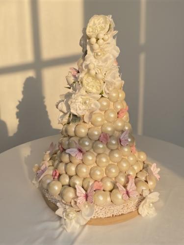 Pearl chocolates with various fillings and impress...