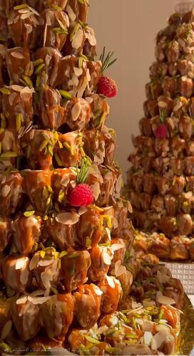 Date stuffed pyramid