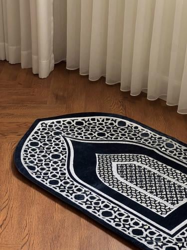 سجادة صلاة مبطنة - كحلي