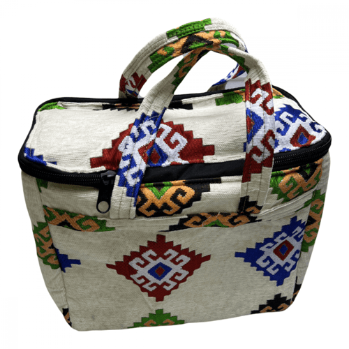 شنطة ترامس بنقشة تراثية باللون الابيض