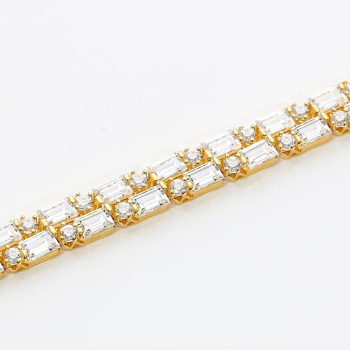 سحبة يد مزينة بالزركون وباجيت دورين 6.3 غرام عيار...