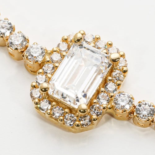 سحبة يد مزينة بالزركون دور بفص باجيت عيار 18