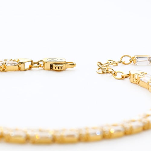 سحبة يد مزينة بالزركون وباجيت دورين غرام عيار 18