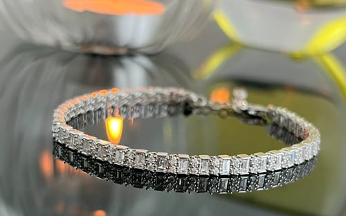 اسوارة يد ذهب ابيض مزينة بفصوص باجيت دور واحد عيار...