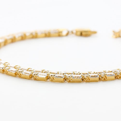 سحبة يد مزينة بالزركون وباجيت دورين 6.3 غرام عيار...