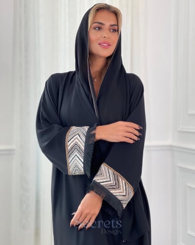 عباية سوداء عملية