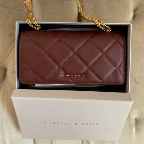 كروس بدي تشارلز اند كيث عنابي Paffuto Chain Handle...