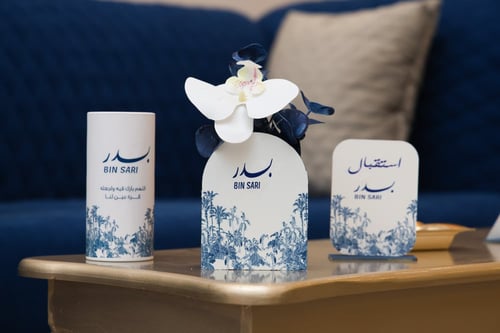 6 فازات ورد صغيرة - الثيم حسب الطلب