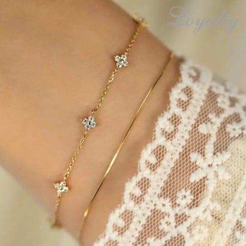 اسورة الوردات المزينة بفصوص الزركون اللامع فضه عيا...