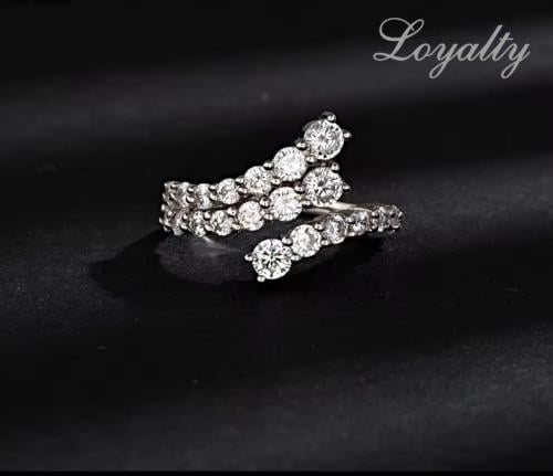 خاتم الفصوص البراقة فضه عيار 925 مطلي ذهب