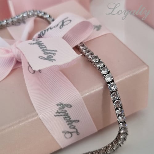 سلسال التنس الانيق والراقي المضاهي للألماس بلمعته...