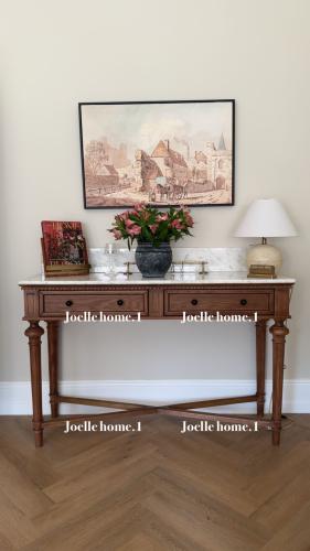 كونسول بتصميم كلاسيك، بدون رخام ع الحائط ، يمكنك ا...