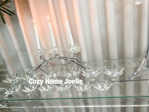 طقم كاسة و فنجان مع حامل فنجان و شاي ورد كريستال