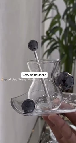 طقم لون اسود مكون من 6 كاسه و 6 فنجان كريستال مع ص...