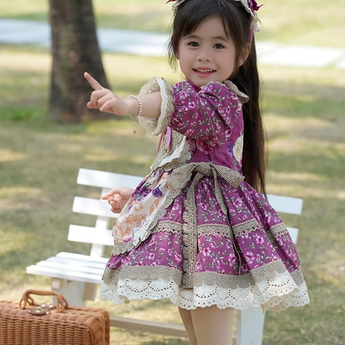 فستان بتصميم فيكتوري لوليتا