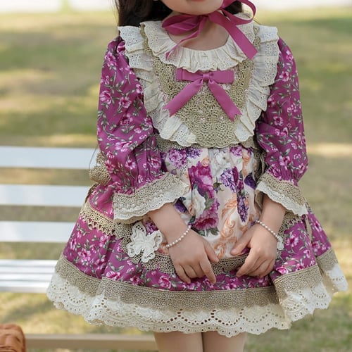 فستان بتصميم فيكتوري لوليتا