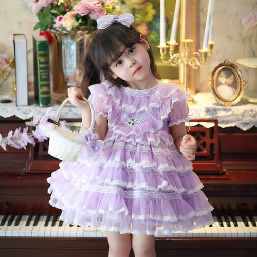 فستان بتصميم اسباني لوليتا