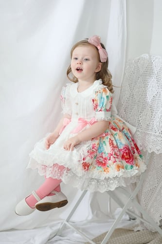 فستان بتصميم اسباني لوليتا