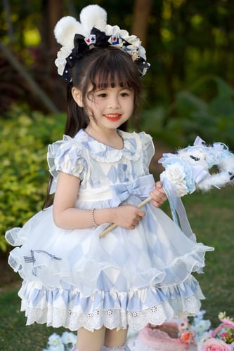 فستان ازرق مع ربطة رأس